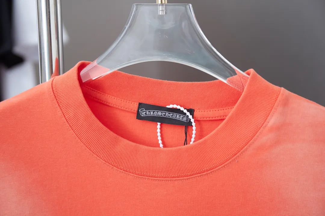 🅿️220 Chrome Hearte CH 25SS early spring new model, hot diamond short sleeves, light luxury, a must-have item for daily commuting for men and women, correct version, welcome to compare, detailed features · 280 grams of 100% pure cotton double yarn jersey fabric · Special thickened 32 pieces of double-strand 1X1 thread in the same vat · Imported Australian matte pearlescent diamonds. Ready-made garments are dyed, and then faded and fried snowflakes are used. Then wash to make it look old. General washing will improve the effect · Double-needle stitching across seams · Original main mark, washed tag, branded moisture-proof paper packaging Color: Black/White/Orange Size: S/M/L/XL